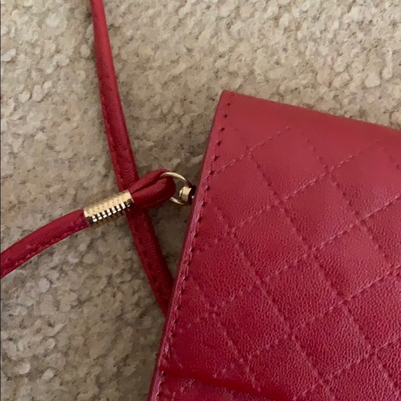 Cute red trendy purse crossbody!! CLN - Picture 5 of 5